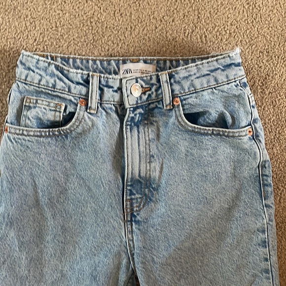 Women’s Zara Jeans - Picture 3 of 5